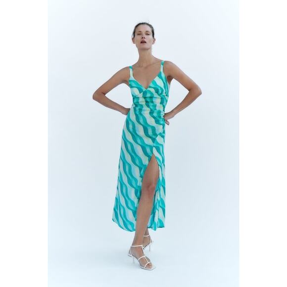 Zara Green Wavy Print V-Neck Midi Dress Front Slit Gathered Side - Picture 1 of 8